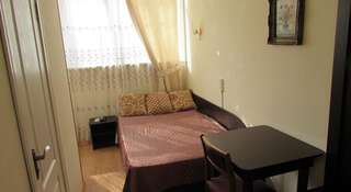 Гостиница Artbuhta Севастополь Двухместный номер с 2 отдельными кроватями и душем-7